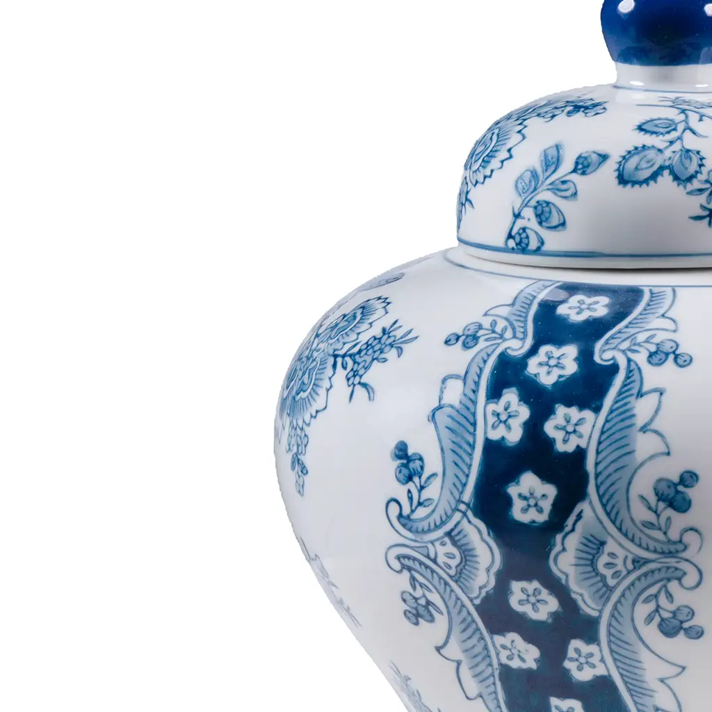 Lidded Jar_23 X 23 X 23cm_Porcelain Blue & White_61194